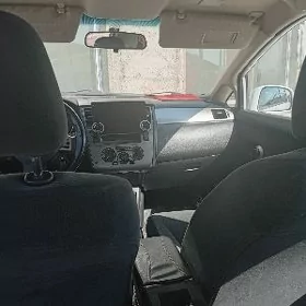 Nissan Versa 2010
