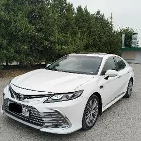 Toyota Camry 2018