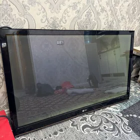 42 lik LG televizor
