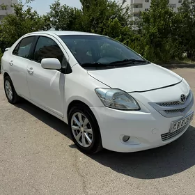 Toyota Yaris 2011