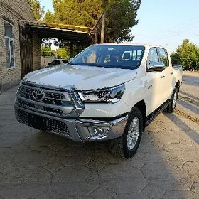 Toyota Hilux 2022