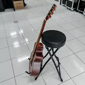 Gitara pastawkaly stul