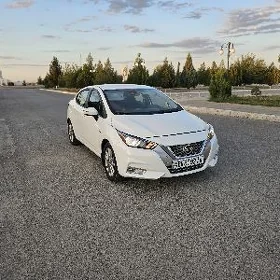 Nissan Versa 2021