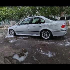 BMW E39 2001