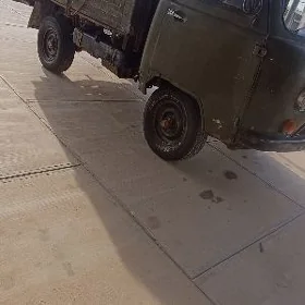 UAZ 452 1983