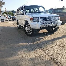 Mitsubishi Pajero 1993
