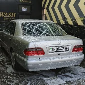 Mercedes-Benz E320 1997