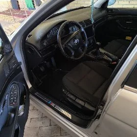 BMW E39 2003