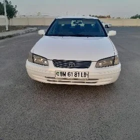 Toyota Camry 2000