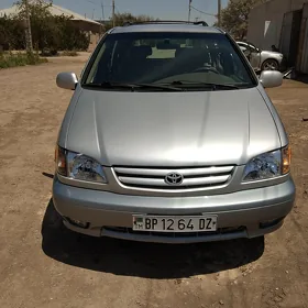 Toyota Sienna 2002