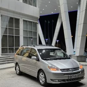 Toyota Sienna 2004