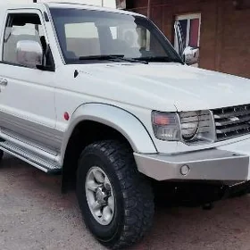 Mitsubishi Pajero 1993