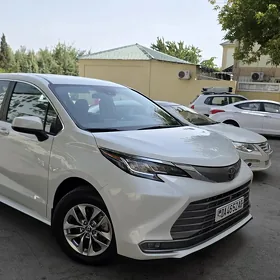 Toyota Sienna 2022