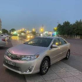 Toyota Camry 2014