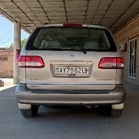 Toyota Sienna 2003