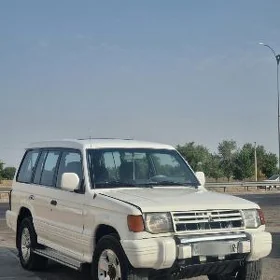 Mitsubishi Pajero 1998