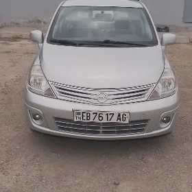 Nissan Versa 2010