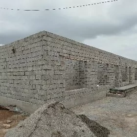 Ussa beton kerpiç örýän