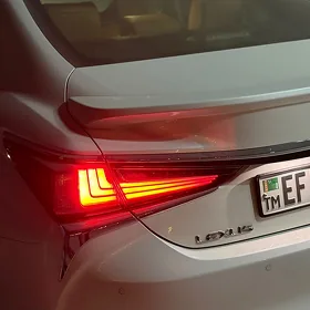 Lexus ES 350 2025