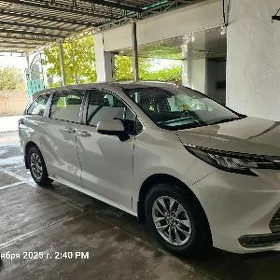 Toyota Sienna 2022