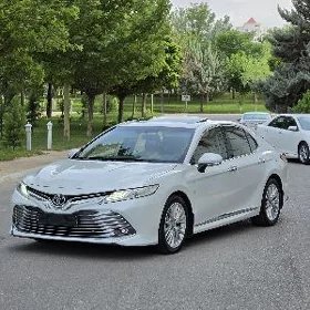 Toyota Camry 2021