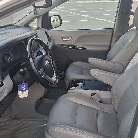 Toyota Sienna 2018