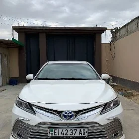 Toyota Camry 2021