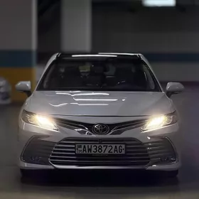Toyota Camry 2021