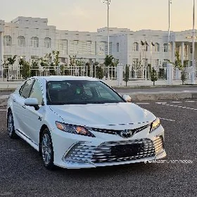 Toyota Camry 2021
