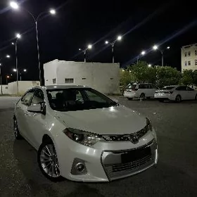 Toyota Corolla 2015