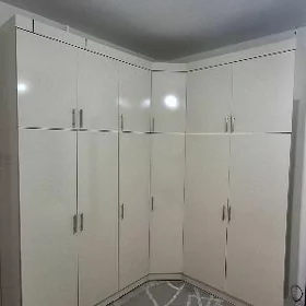 Шкаф угловой