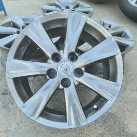 GS Leksus R17